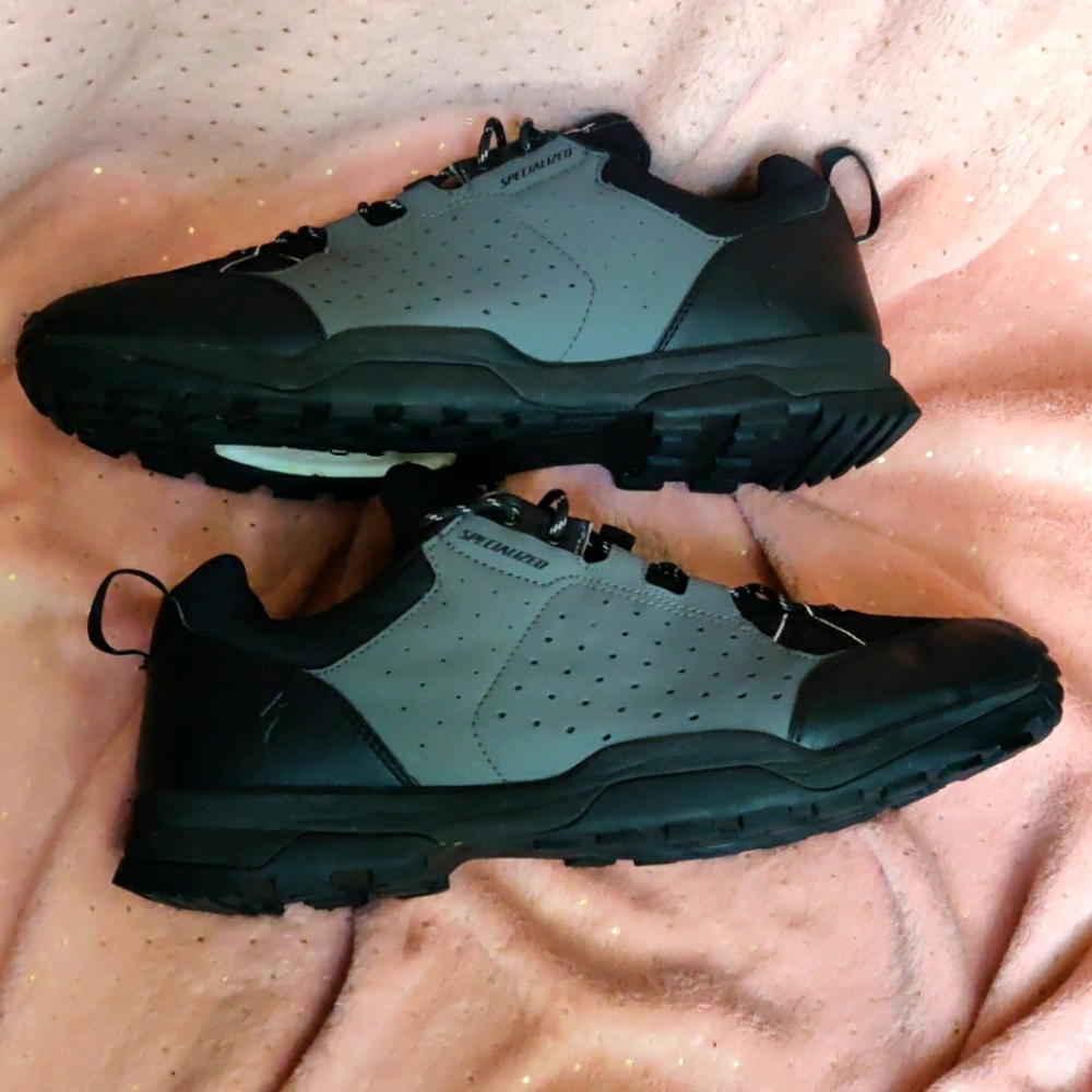 Specialized Tahoe mountain bike shoes 12.25